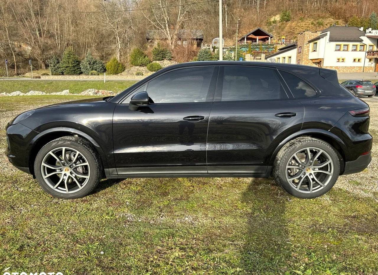 Porsche Cayenne cena 279900 przebieg: 86100, rok produkcji 2019 z Kraków małe 781